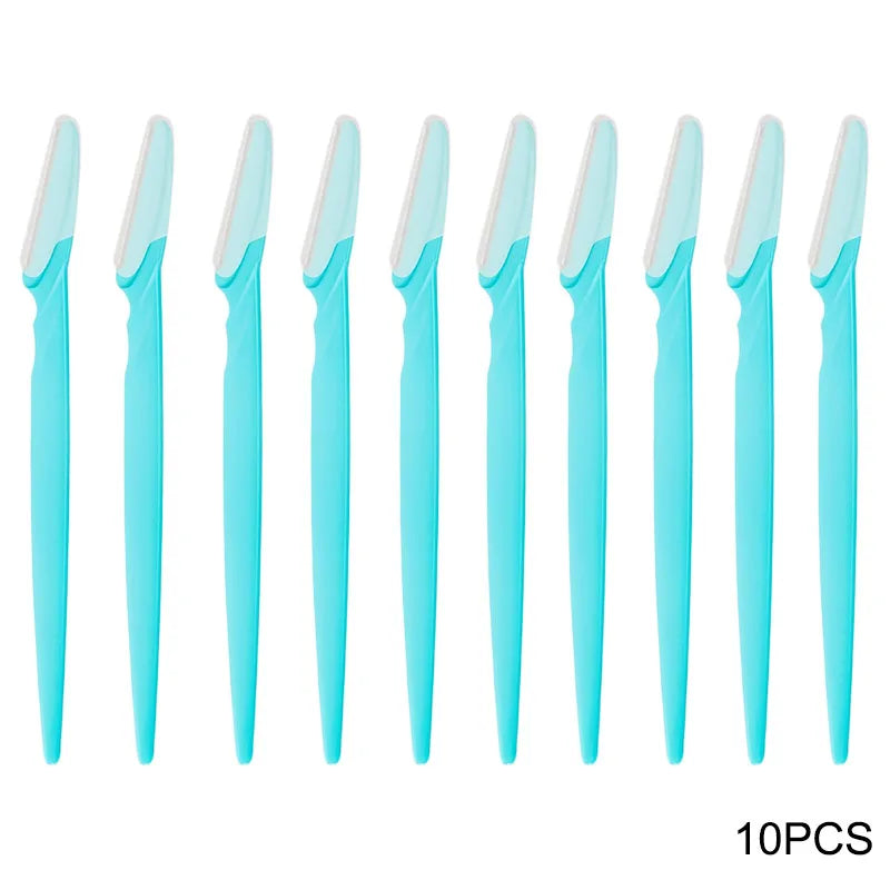 Ensemble de 20 pinceaux de maquillage comprenant fards à paupières, eyeliner, fond de teint, correcteurs, poudre, blush et éponges à maquillage.