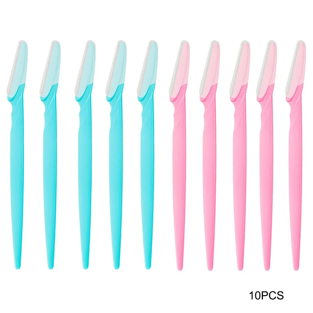 Ensemble de 20 pinceaux de maquillage comprenant fards à paupières, eyeliner, fond de teint, correcteurs, poudre, blush et éponges à maquillage.